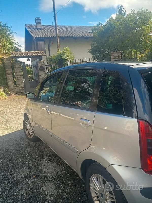 Usata Lancia Musa 77 CV (56 kW) 2008 Grigio Monovolume