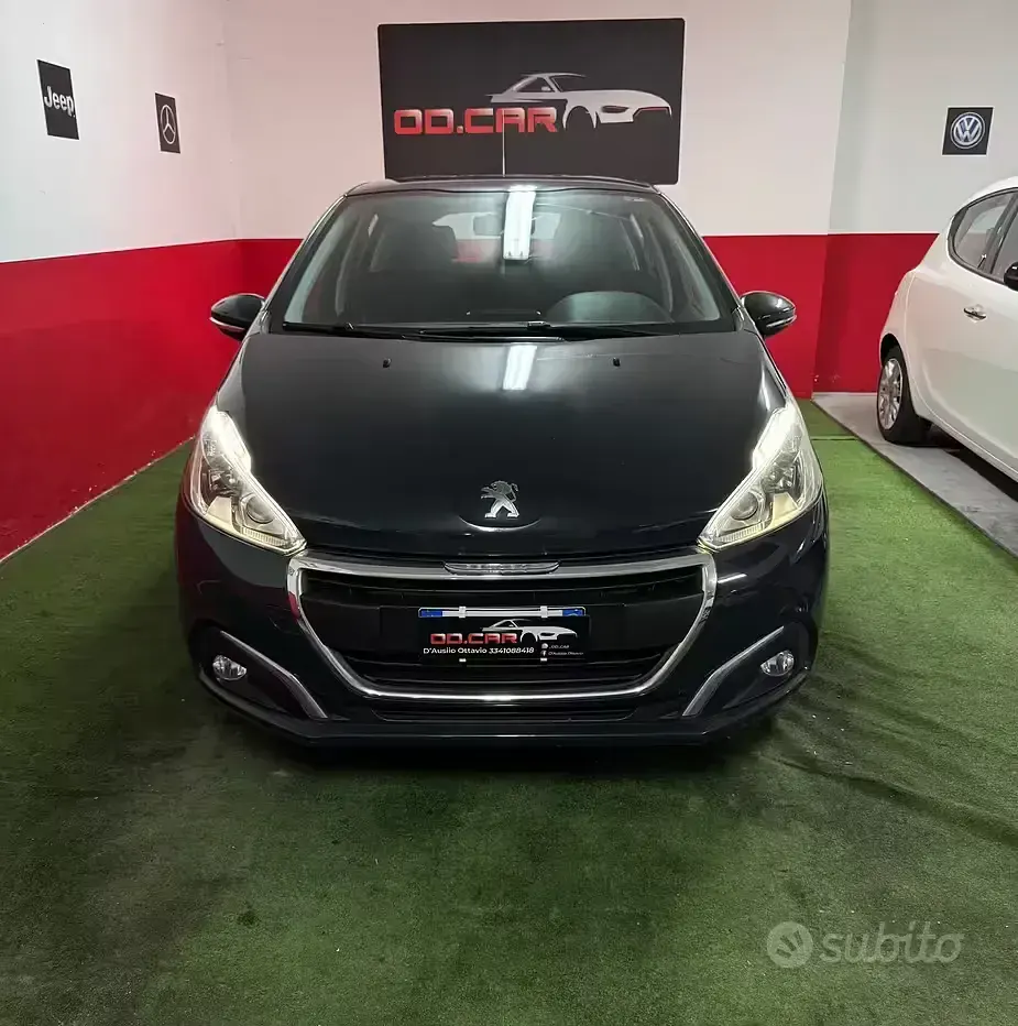 Usata Peugeot 208 Access 82 CV (60 kW) 2017 Grigio Utilitaria