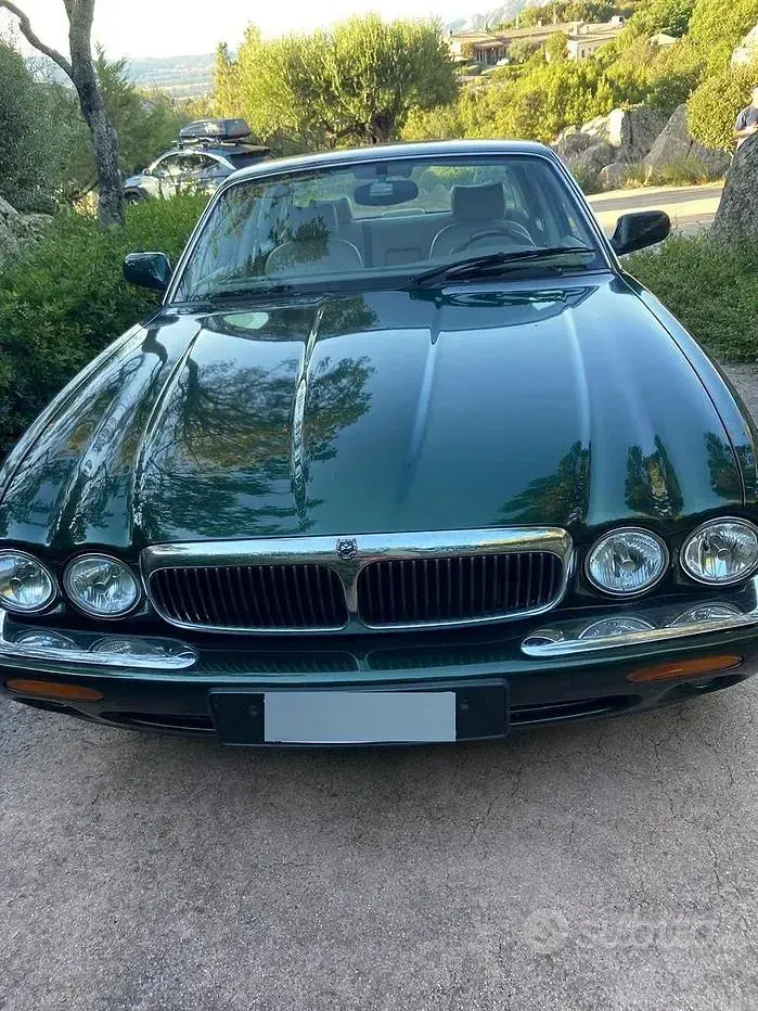 Usata Jaguar XJ Executive 284 CV (208 kW) 1998 Verde Berlina
