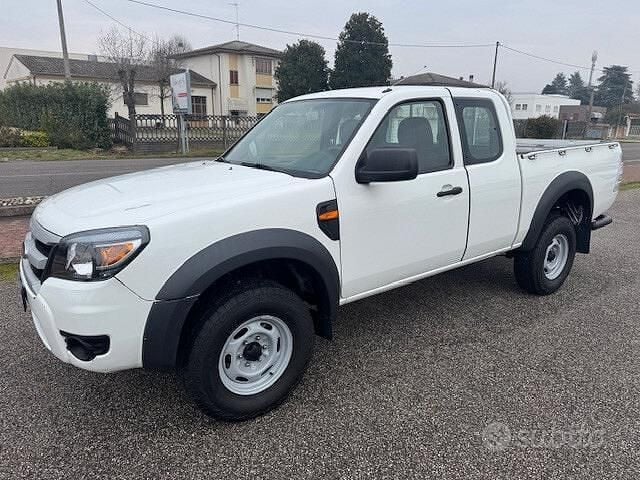 Usata Ford Ranger XL 143 CV (105 kW) 2011 Bianco Pick-up