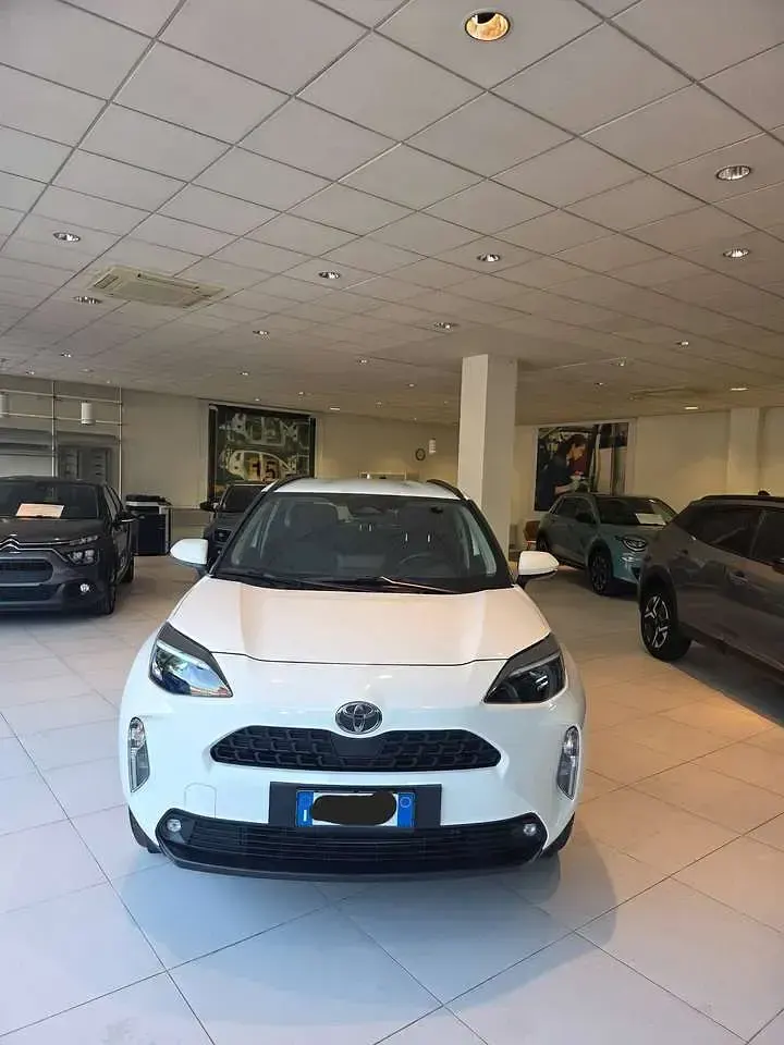 Usata Toyota Yaris Cross Active 92 CV (67 kW) 2025 Bianco SUV