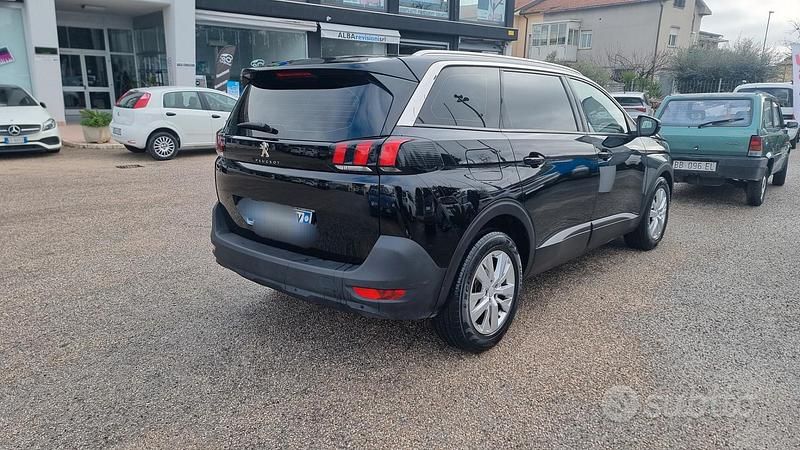 Usata Peugeot 5008 Business-Line 130 CV (95 kW) 2019 Nero SUV