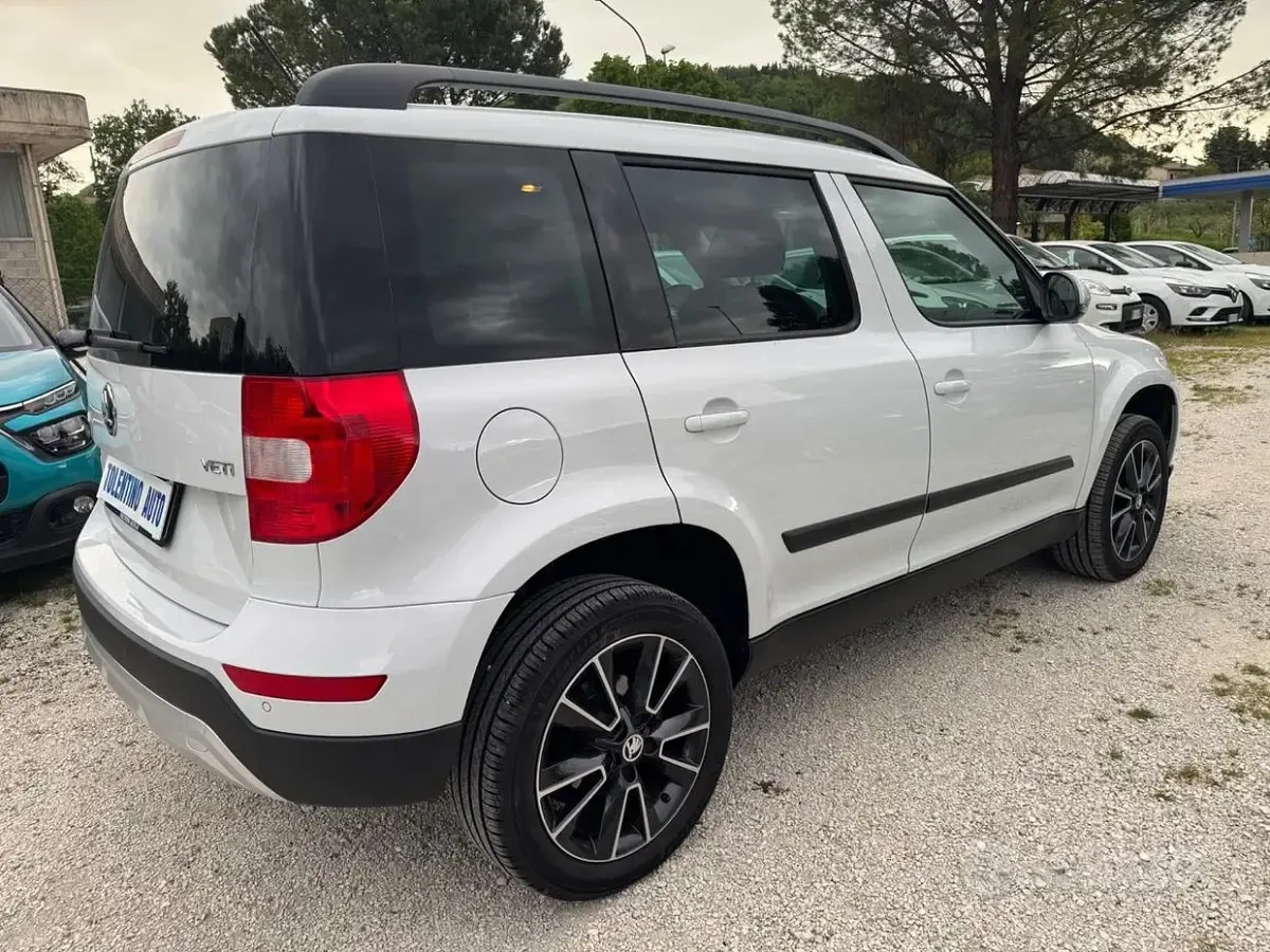 Usata Skoda Yeti Ambition 110 CV (80 kW) 2016 Bianco SUV