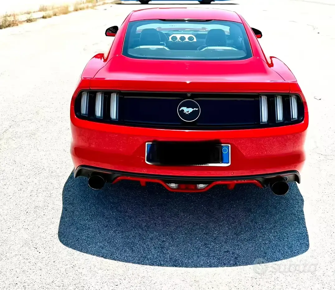 Begagnad Ford Mustang 290 HK (213 kW) 2018 Röd Sportkupé