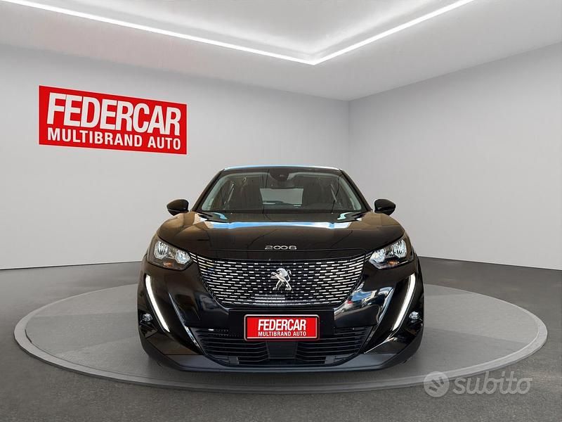 Usata Peugeot 2008 Active 110 CV (80 kW) 2022 Nero SUV