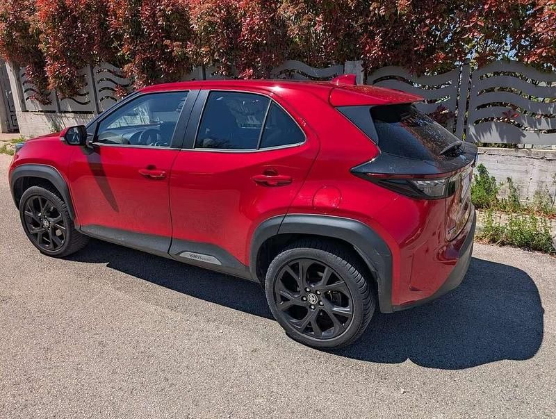 Usata Toyota Yaris Cross Lounge 92 CV (67 kW) 2022 Rosso SUV