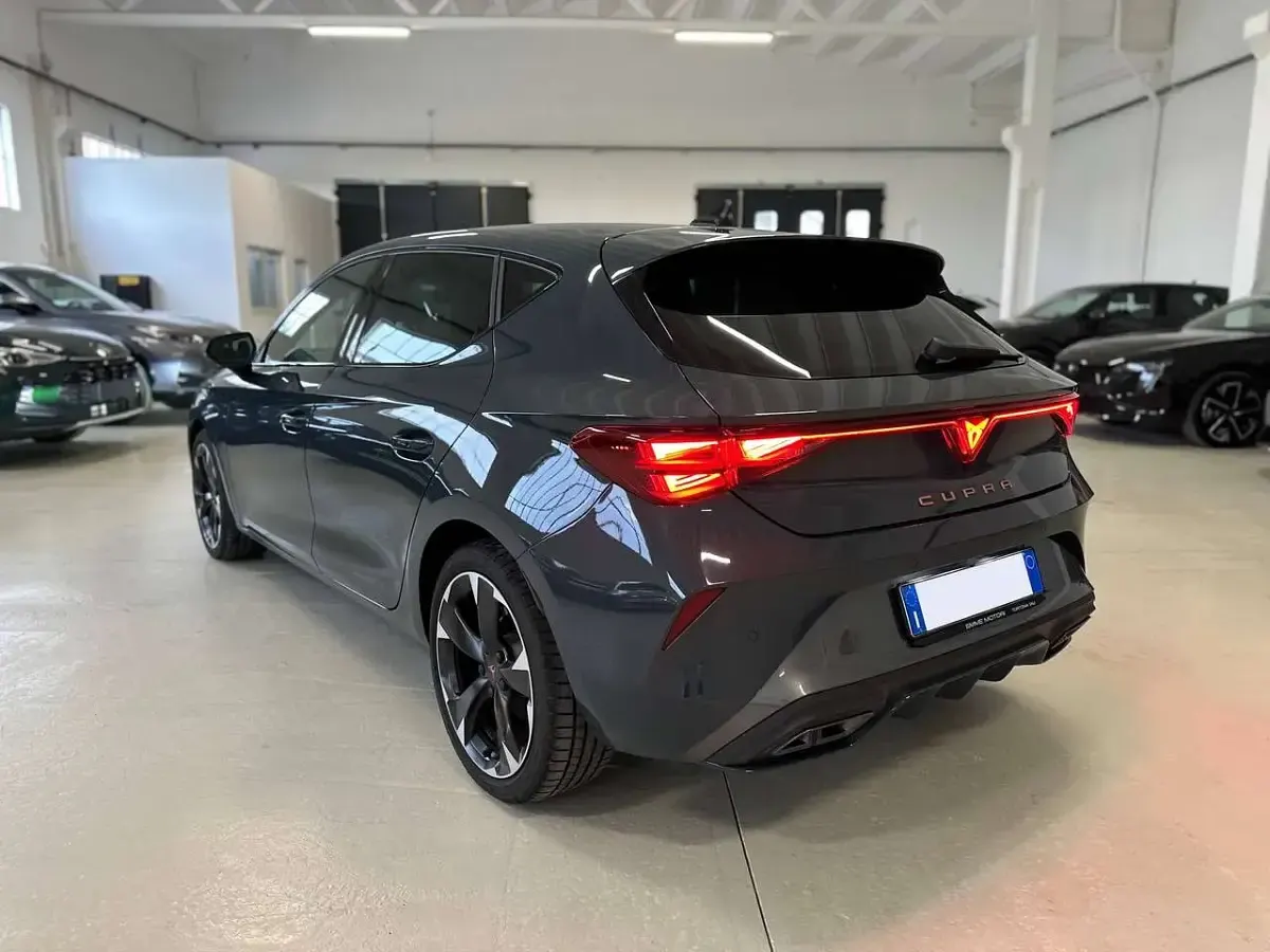 Usata Cupra Leon 150 CV (110 kW) 2025 Fiord blue Berlina