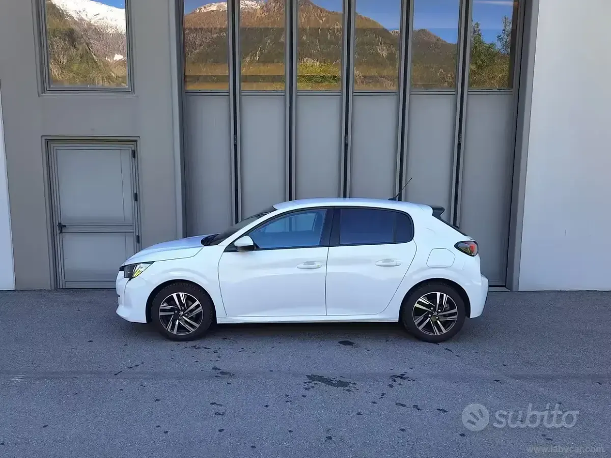 Usata Peugeot 208 Allure 101 CV (74 kW) 2020 Bianco Utilitaria