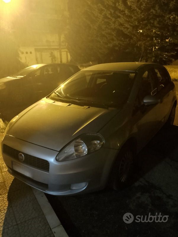 Usata Fiat Grande Punto 75 CV (55 kW) 2007 Grigio Utilitaria