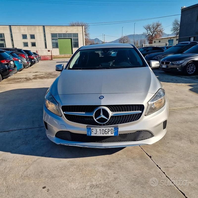 Usata Mercedes A200 Premium 136 CV (100 kW) 2017 Grigio Berlina