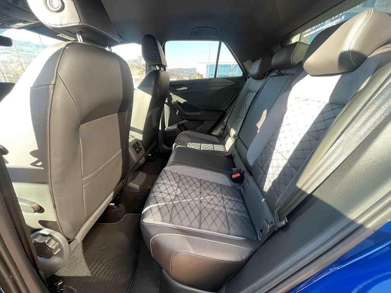 Usata VW T-Roc R-line 115 CV (84 kW) 2024 Blu SUV