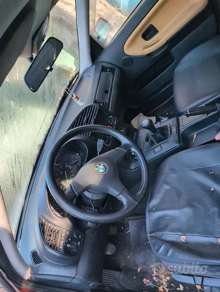 Usata BMW 318 140 CV (102 kW) 1994 Rosso Berlina