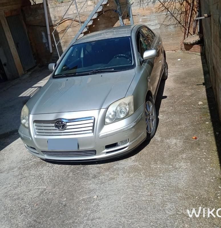 Usata Toyota Avensis 116 CV (85 kW) 2005 Grigio Berlina