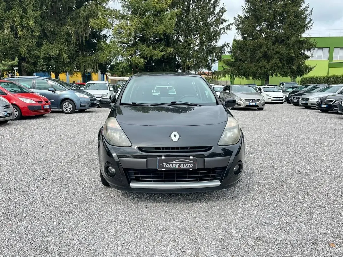 Usata Renault Clio II 75 CV (55 kW) 2010 Nero Berlina