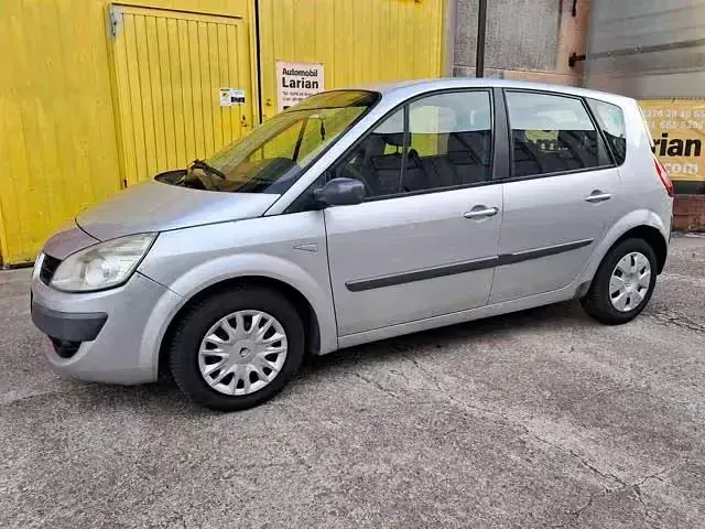Usata Renault Scénic II 104 CV (76 kW) 2007 Grigio Monovolume