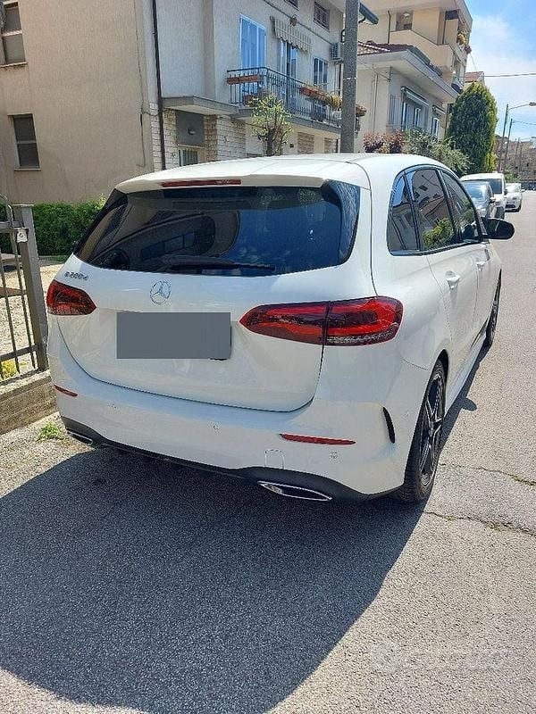 Usata Mercedes B200 Premium 150 CV (110 kW) 2020 Bianco Utilitaria
