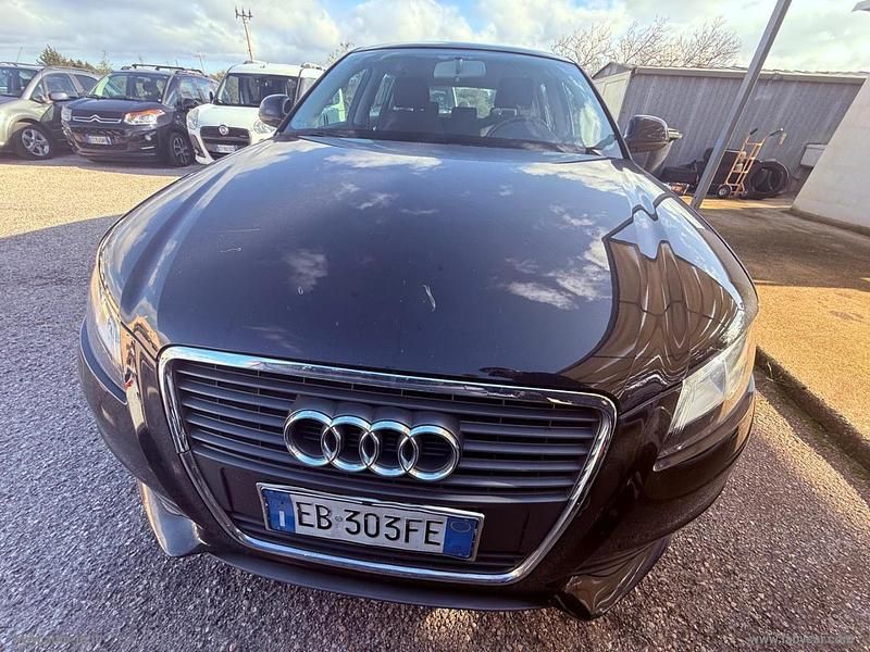 Nero Usata 2010 Audi A3 S-Line Tre volumi | 7900 € (Buon prezzo) - Immagine 1/4