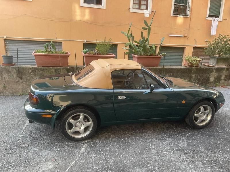 Usata Mazda MX5 90 CV (66 kW) 1997 Verde Cabrio