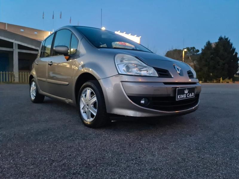 Käytetty Renault Modus Dynamique 113 HP (83 kW) 2008 Harmaa Tila-auto