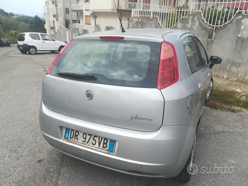 Usata Fiat Grande Punto 65 CV (47 kW) 2008 Grigio Utilitaria