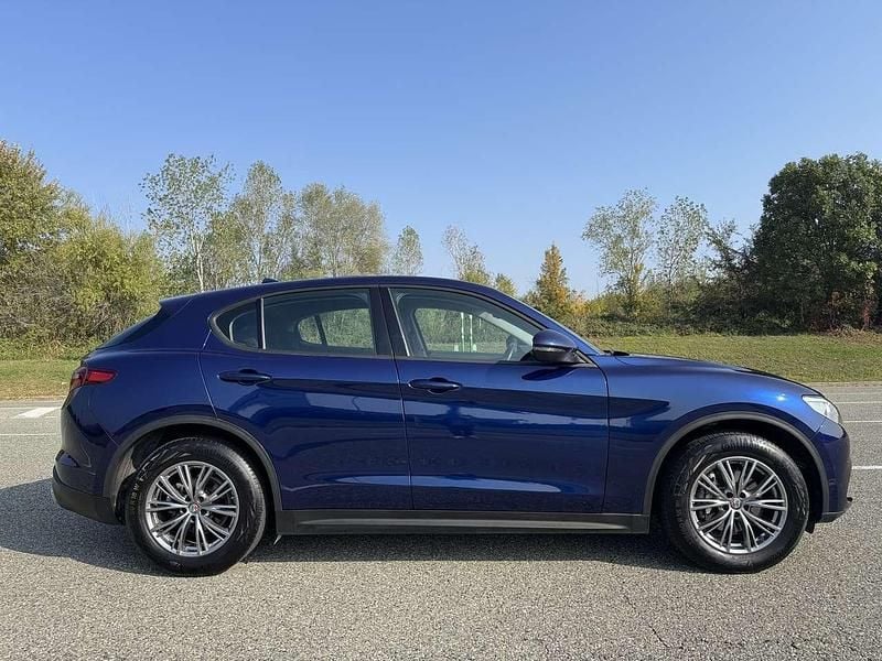 Usata Alfa Romeo Stelvio 190 CV (139 kW) 2021 Blu/azzurro SUV