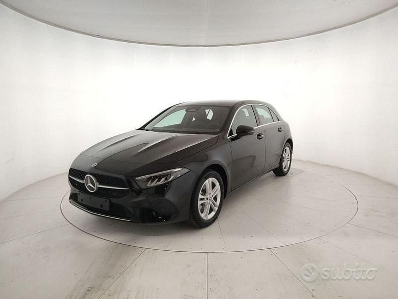 Nuova Mercedes E250 163 CV (119 kW) 2025 Nero Berlina