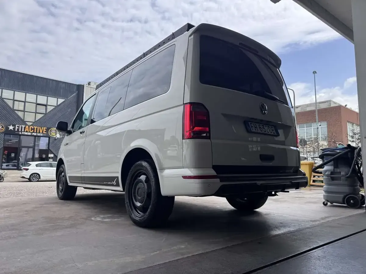 Usata VW Caravelle 102 CV (75 kW) 2017 Bianco Furgone