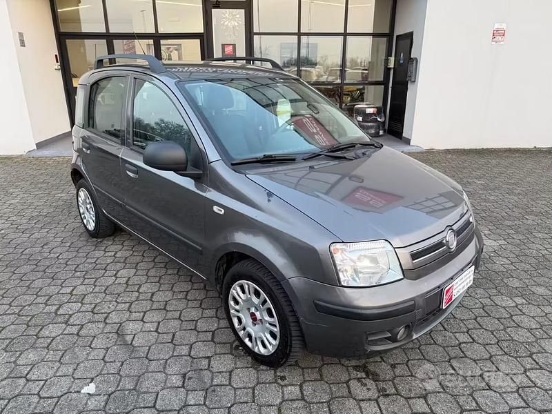 Usata Fiat Panda Dynamic 69 CV (50 kW) 2011 Grigio Utilitaria