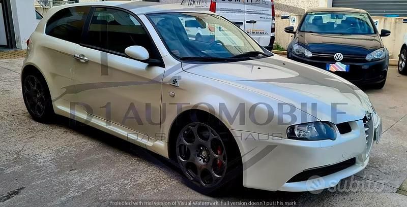 Usata Alfa Romeo 147 250 CV (183 kW) 2005 Bianco Utilitaria