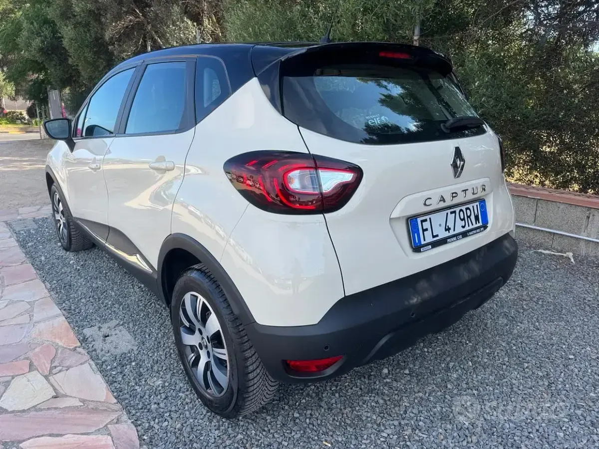 Usata Renault Captur Life 90 CV (66 kW) 2018 Beige SUV