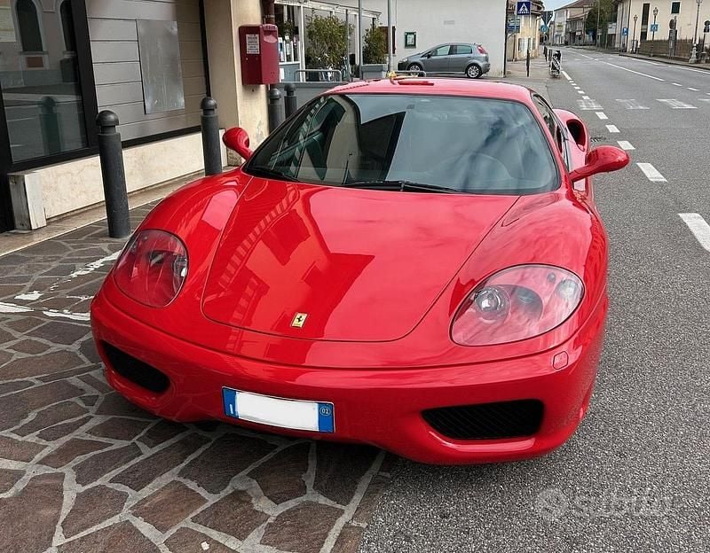 Usata Ferrari 360 400 CV (294 kW) 2002 Rosso Coupé