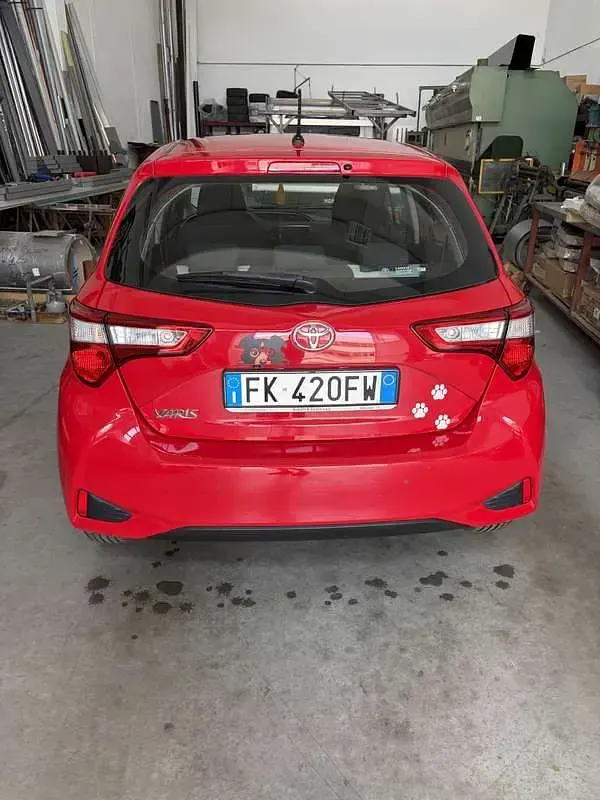 Usata Toyota Yaris Active 111 CV (81 kW) 2017 Berlina