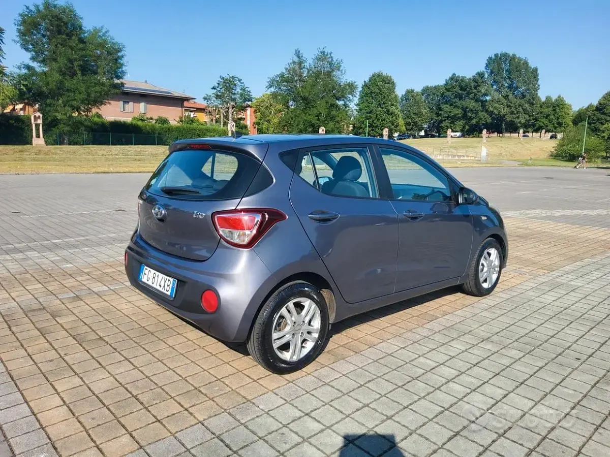 Usata Hyundai i10 67 CV (49 kW) 2017 Grigio Utilitaria