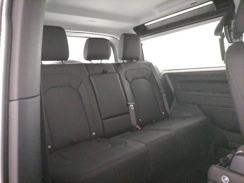 Neu Land Rover Defender SE Dynamic 200 PS (147 kW) 2025 Grau SUV