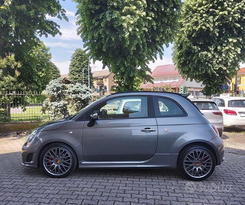 Usata Abarth 595C 135 CV (99 kW) 2014 Grigio Cabrio