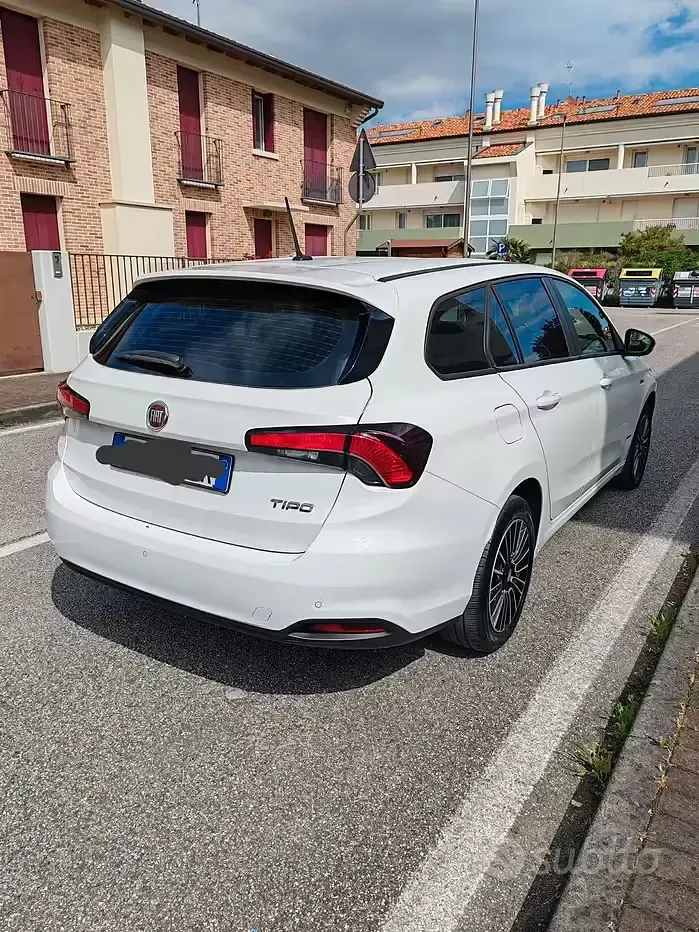 Usata Fiat Tipo Business 131 CV (96 kW) 2022 Bianco Station wagon