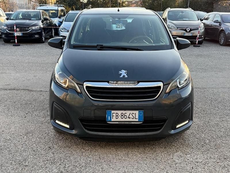 Usata Peugeot 108 Access 69 CV (50 kW) 2016 Nero Utilitaria