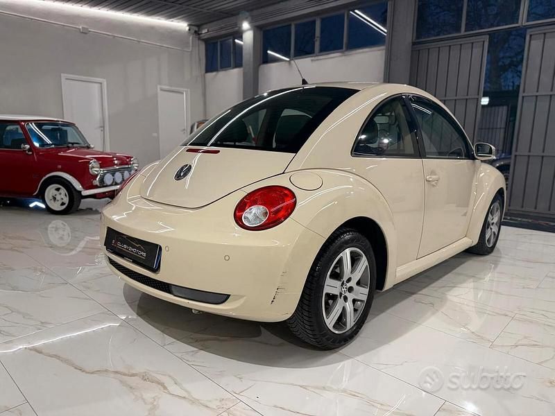 Usata VW New Beetle 105 CV (77 kW) 2010 Other Utilitaria