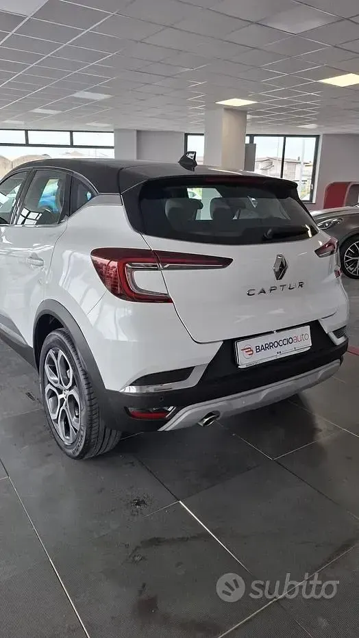 Usata Renault Captur Intens 101 CV (74 kW) 2021 Bianco SUV