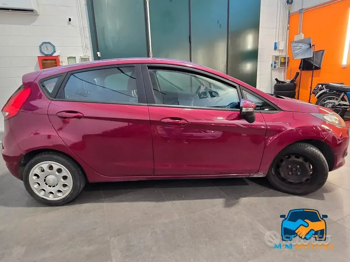 Usata Ford Fiesta 82 CV (60 kW) 2009 Rosso Berlina