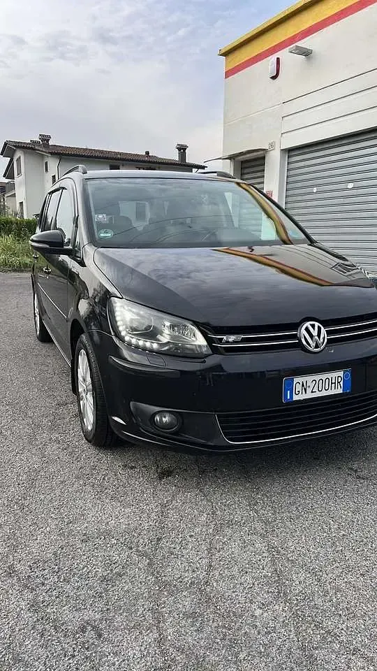 Usata VW Touran Trendline 105 CV (77 kW) 2012 Nero Monovolume