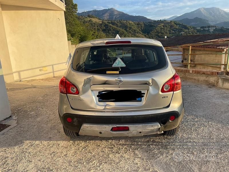 Usata Nissan Qashqai Tekna 150 CV (110 kW) 2008 Grigio SUV