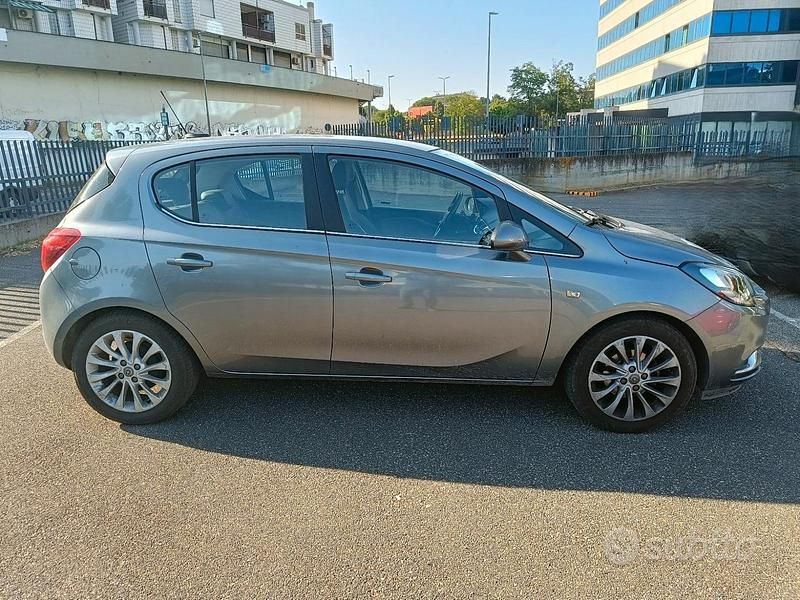 Usata Opel Corsa 90 CV (66 kW) 2017 Grigio Utilitaria