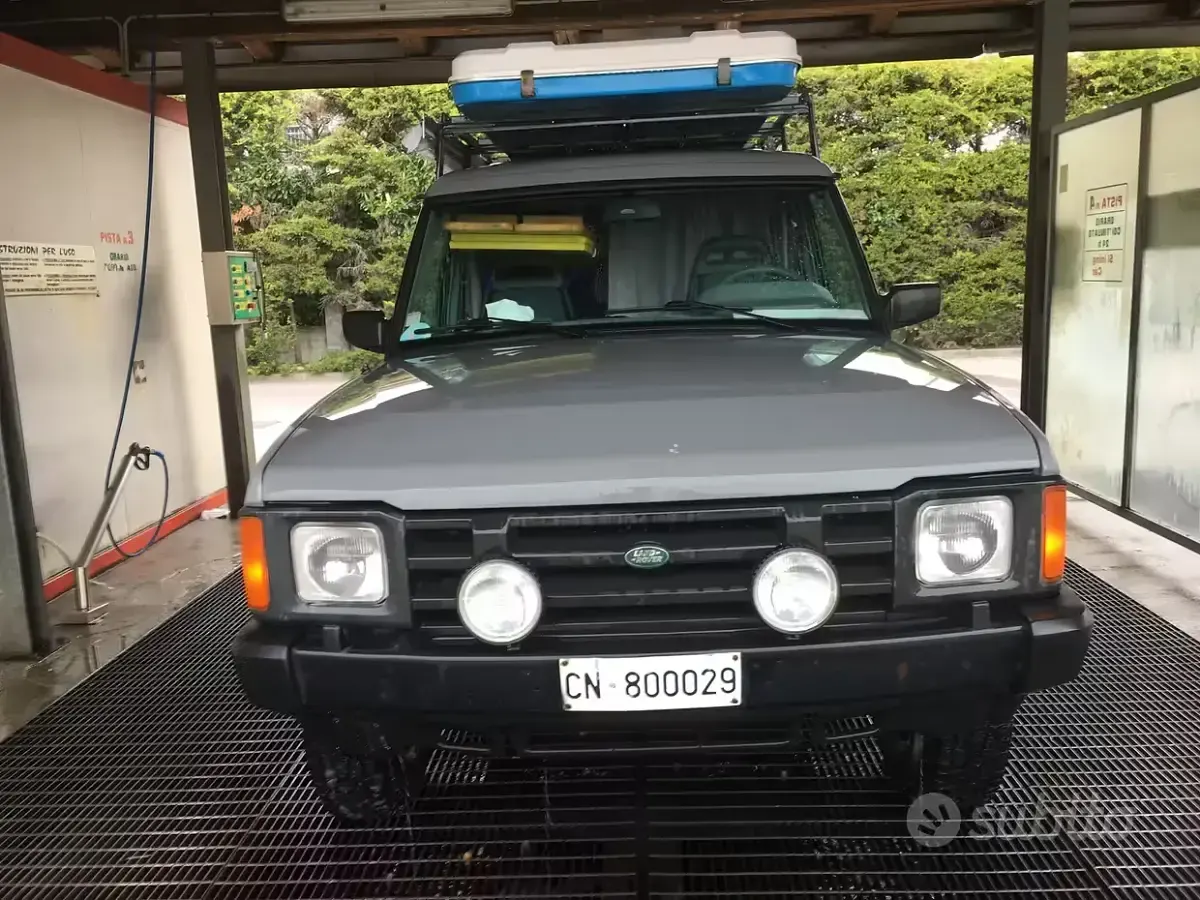 Usata Land Rover Discovery 113 CV (83 kW) 1991 Grigio SUV