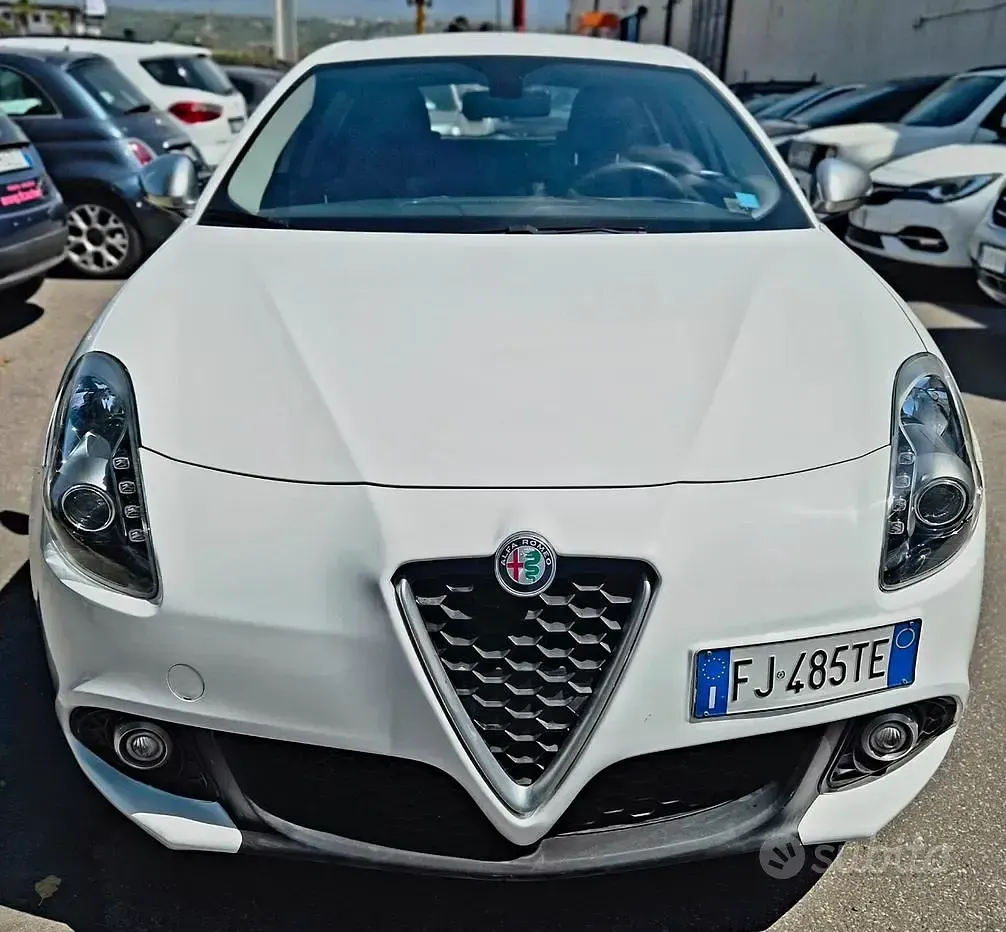Usata Alfa Romeo Giulietta Super 120 CV (88 kW) 2017 Bianco Utilitaria