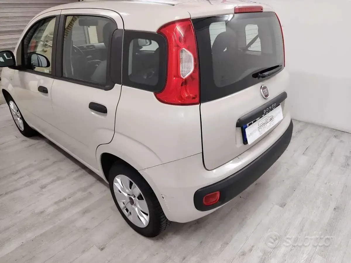 Usata Fiat Panda Lounge 69 CV (50 kW) 2016 Bianco Utilitaria