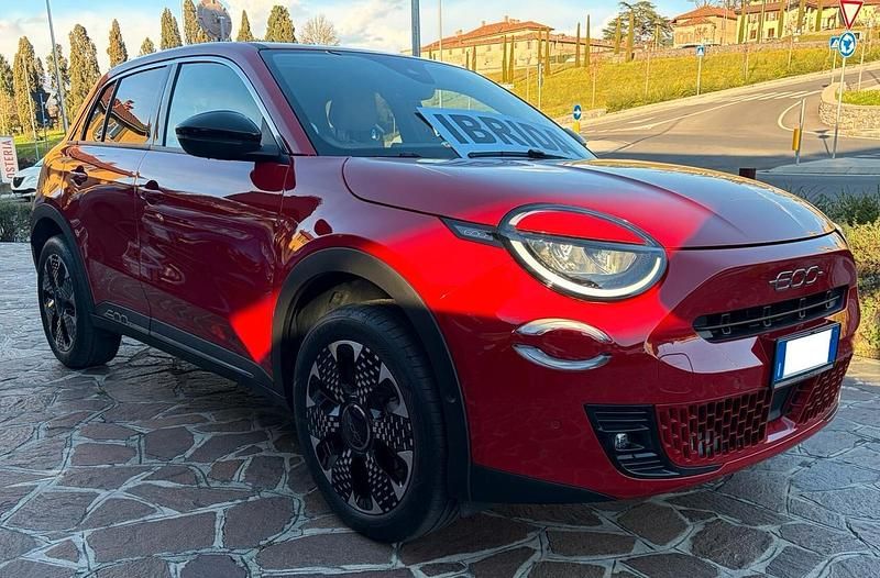 Usata Fiat 600 La Prima 101 CV (74 kW) 2025 Rosso SUV