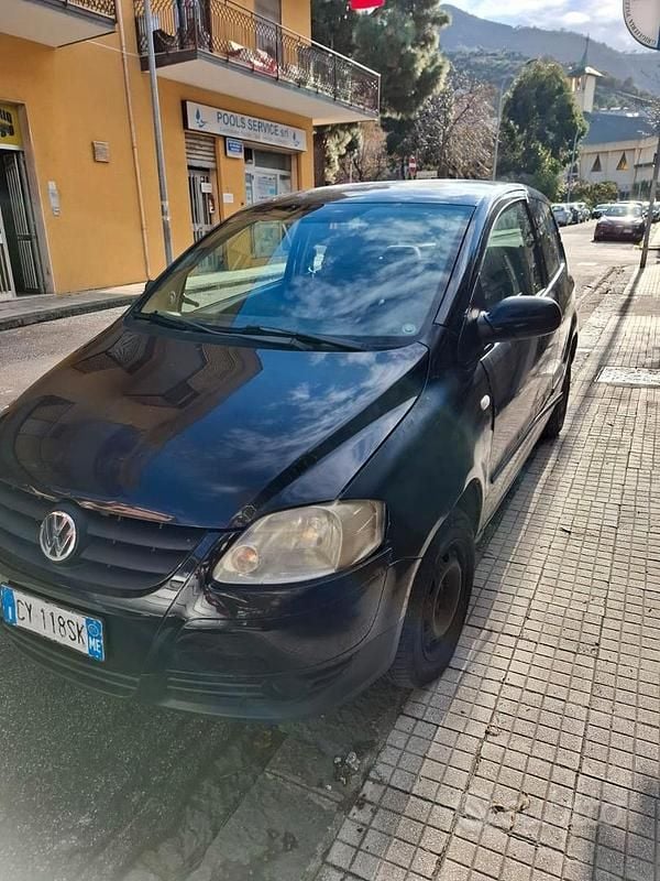 Usata VW Fox 70 CV (51 kW) 2005 Nero Utilitaria
