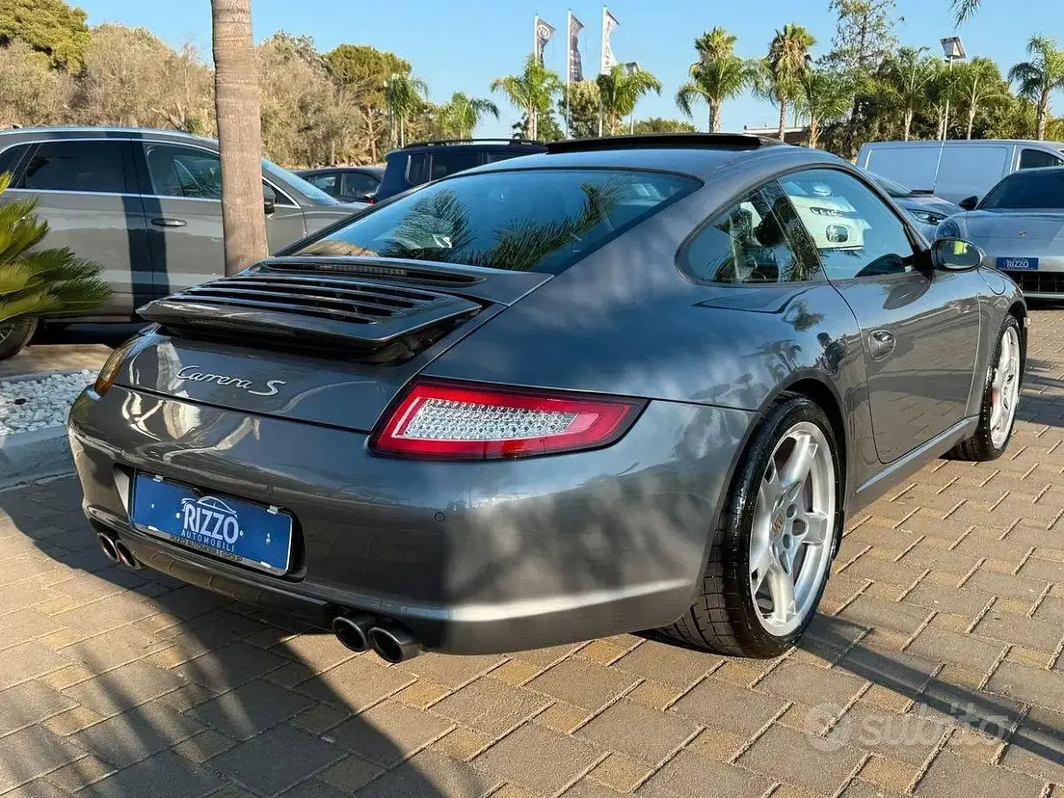 Usata Porsche 911 Carrera S 355 CV (261 kW) 2005 Grigio Coupé