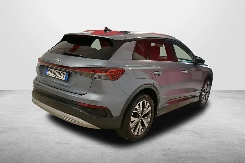 Usata Audi Q4 e-tron Business 69 kW (95 CV) 2022 Argento SUV